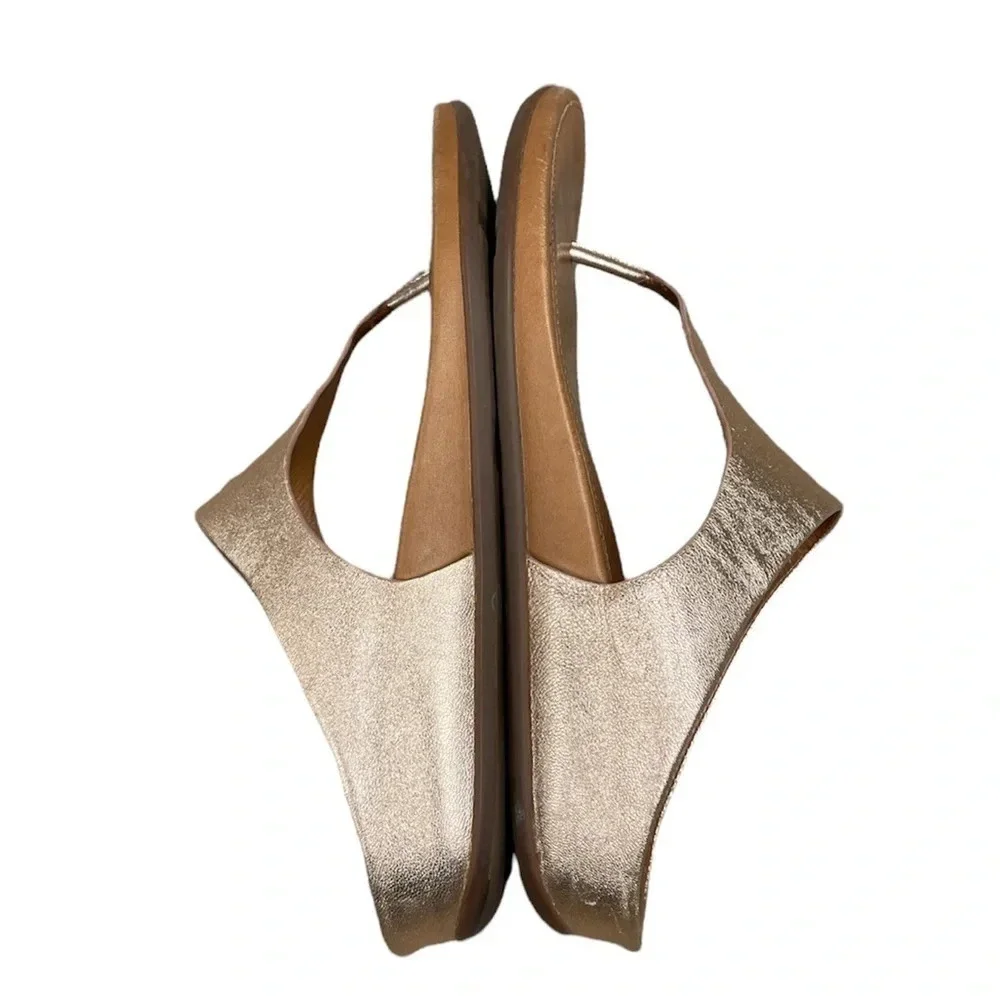 fitflop Rose Gold Banda Leather Toe-Post Sandal